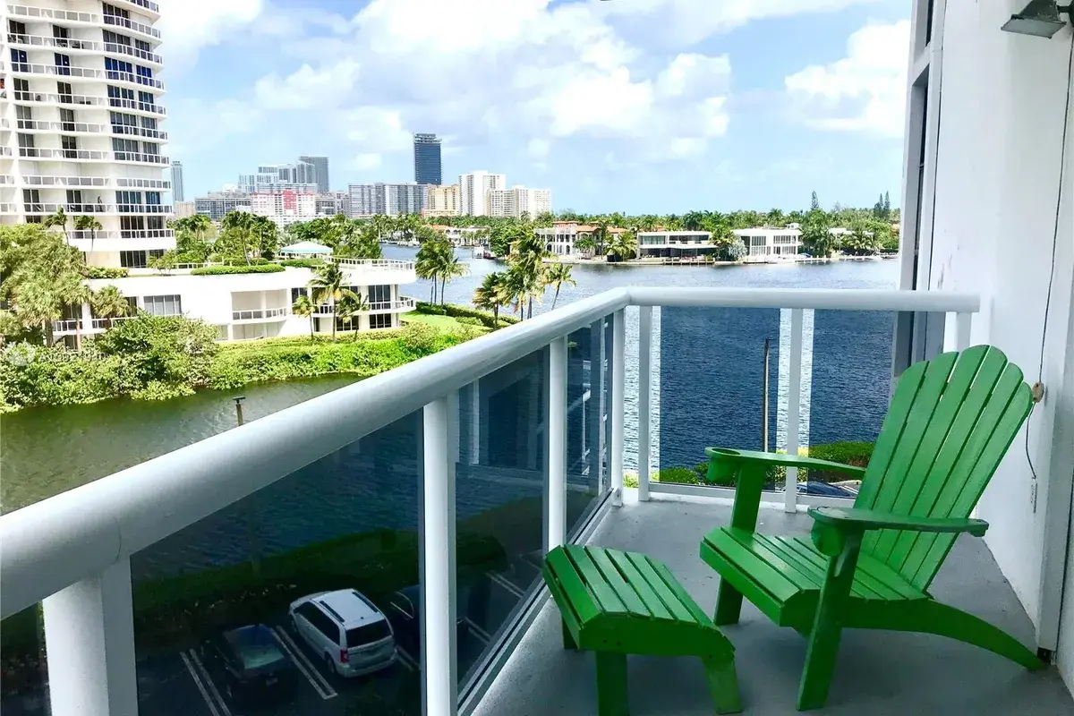 20515 E Country Club Dr # 541, Aventura FL 33180