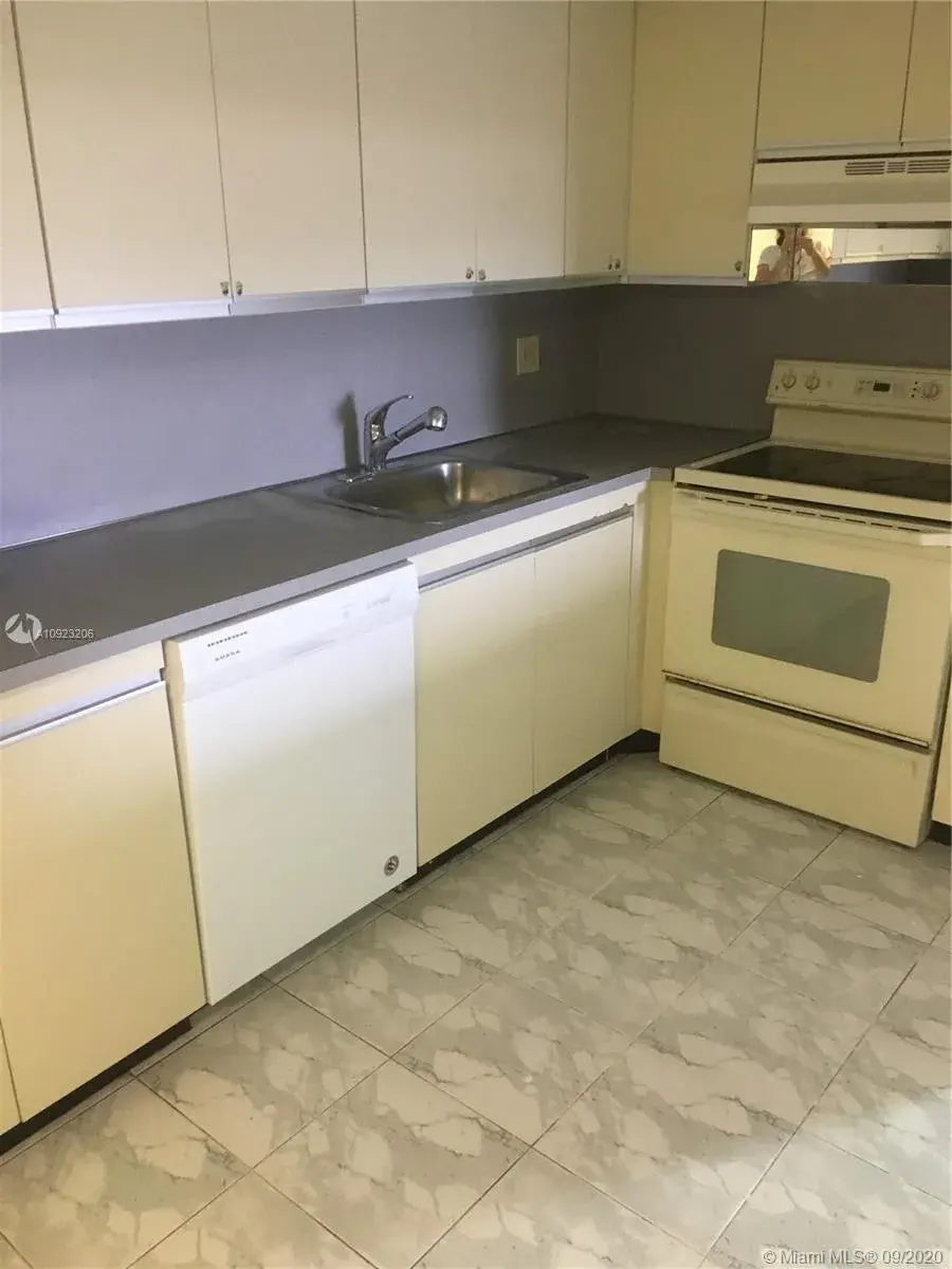 2500 Parkview Dr # 2312, Hallandale Beach FL 33009