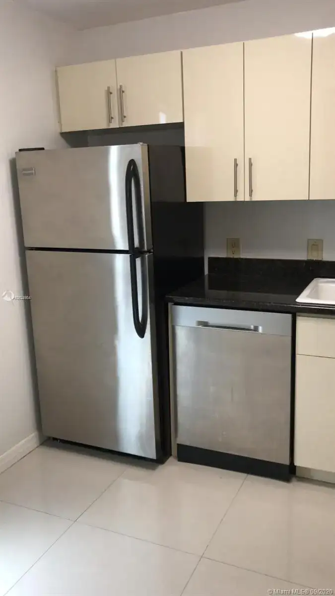 3475 N Country Club Dr # 609, Aventura FL 33180 photo 2