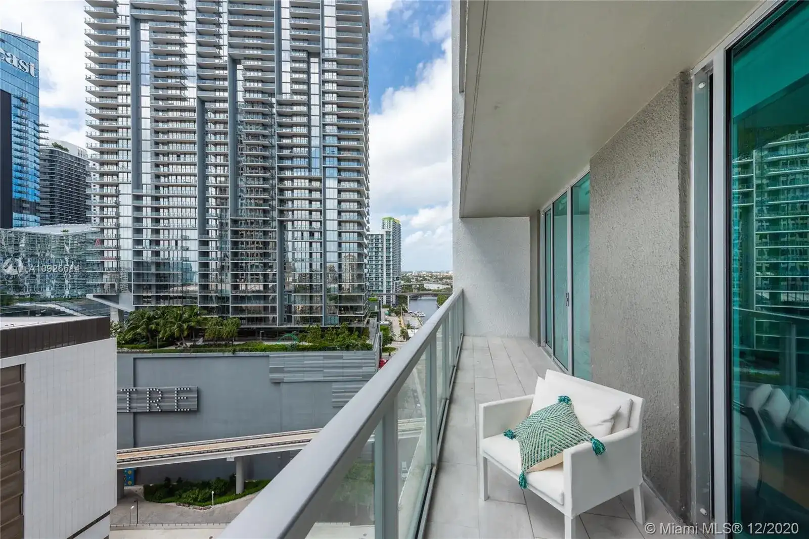 55 SE 6th St # 1804, Miami FL 33131 photo 3