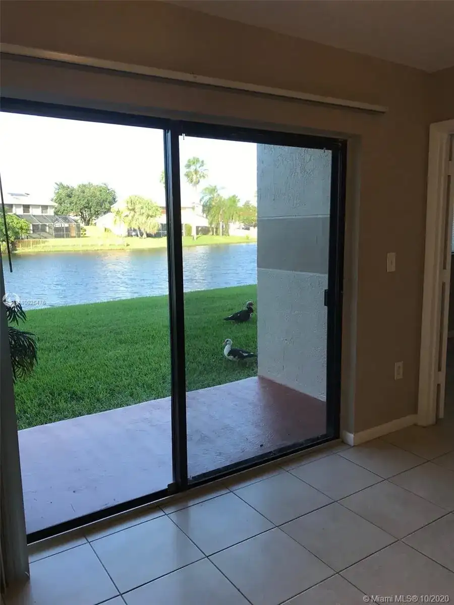 9833 Nob Hill Ln # 9833, Sunrise FL 33351 photo 2