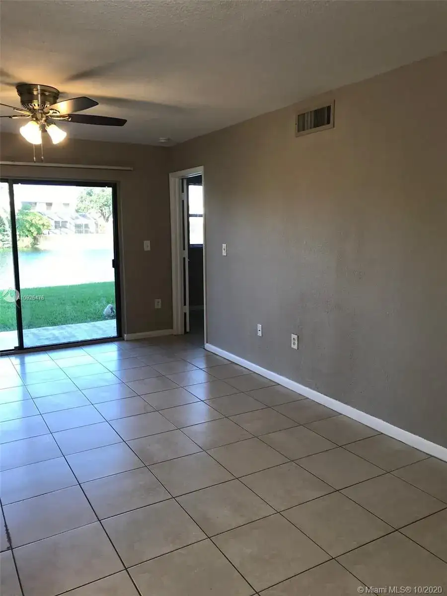 9833 Nob Hill Ln # 9833, Sunrise FL 33351 photo 3