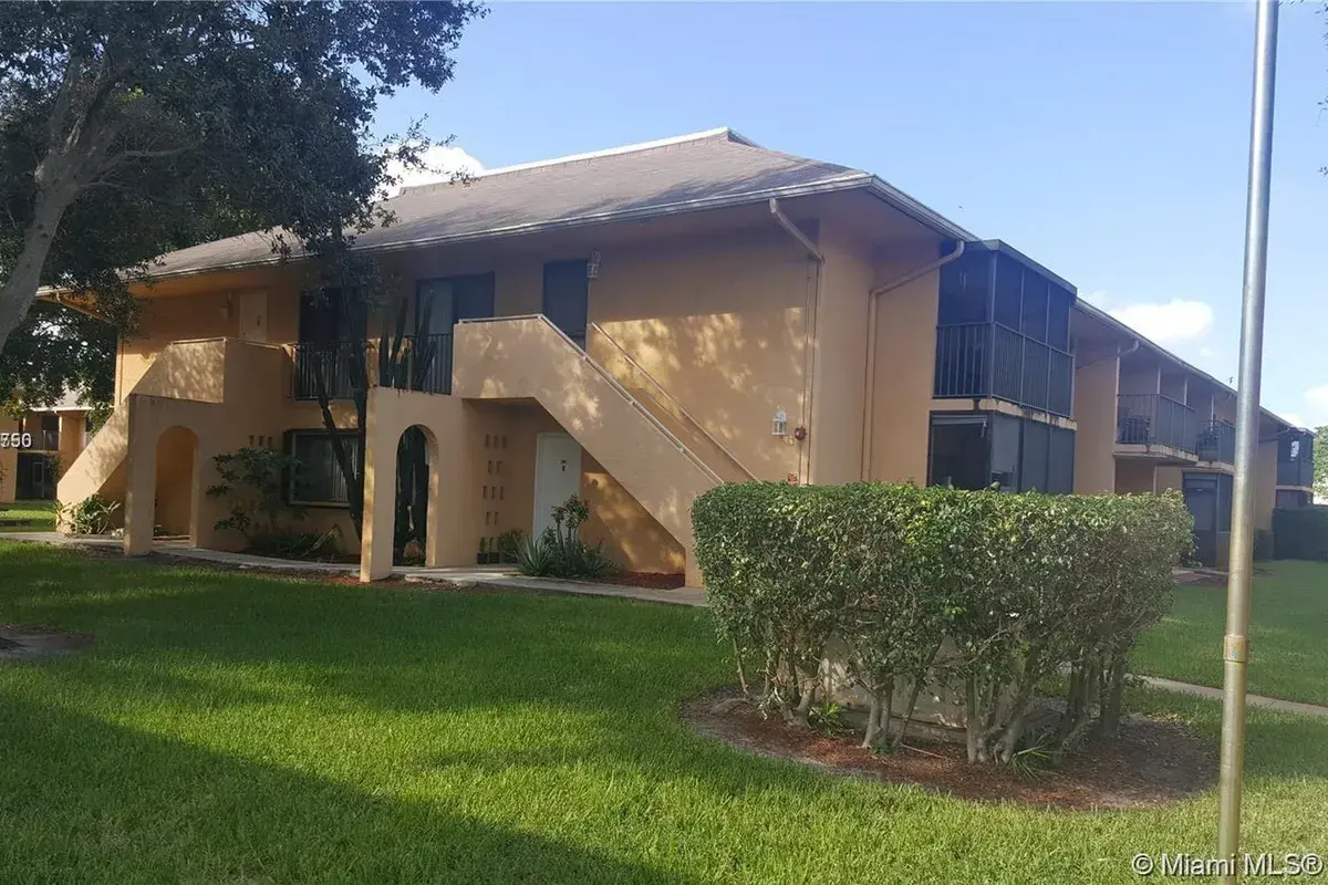 5981 Washington St # 219, Hollywood FL 33023
