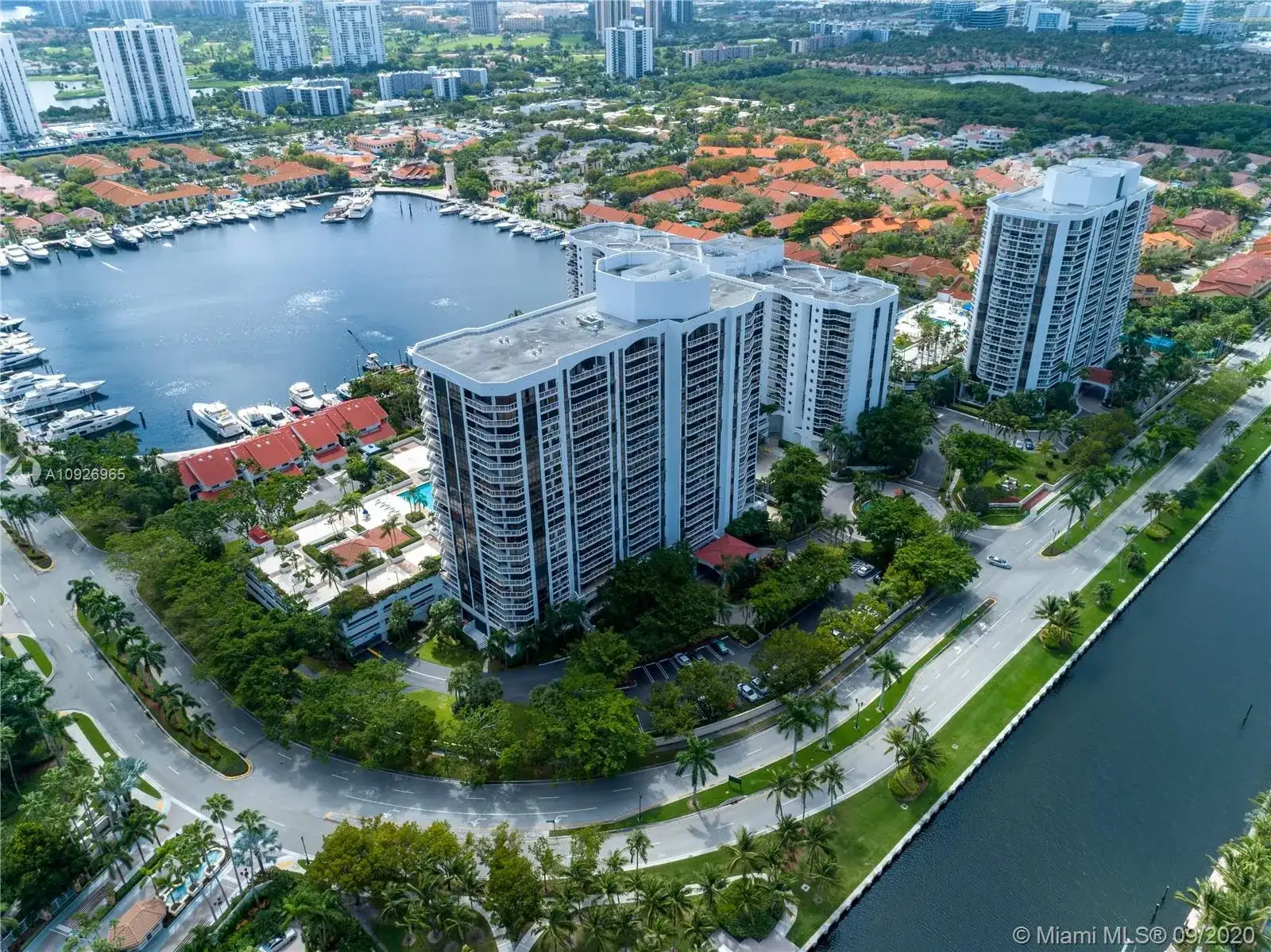 3640 Yacht Club Dr # 203, Aventura FL 33180 photo 2