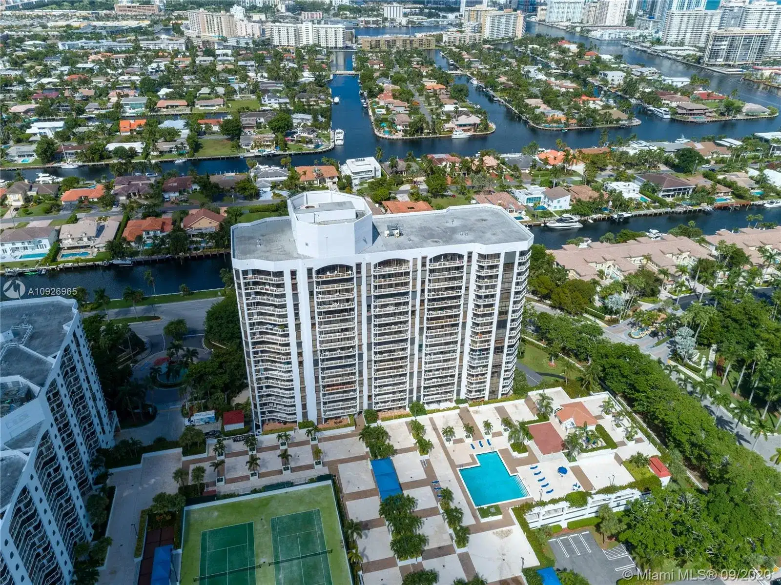 3640 Yacht Club Dr # 203, Aventura FL 33180 photo 3