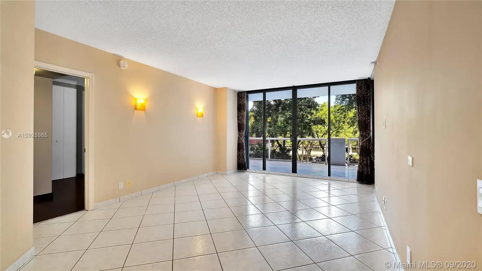 3640 Yacht Club Dr # 203, Aventura FL 33180 photo 4