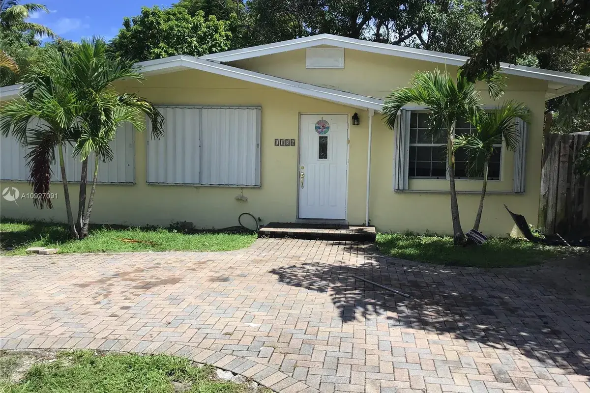 1136 NW 7th Ter, Fort Lauderdale FL 33311