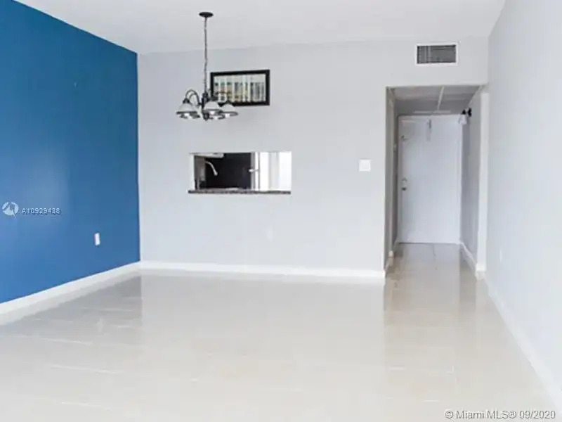 18700 NE 3rd Ct # 620, Miami FL 33179 photo 2
