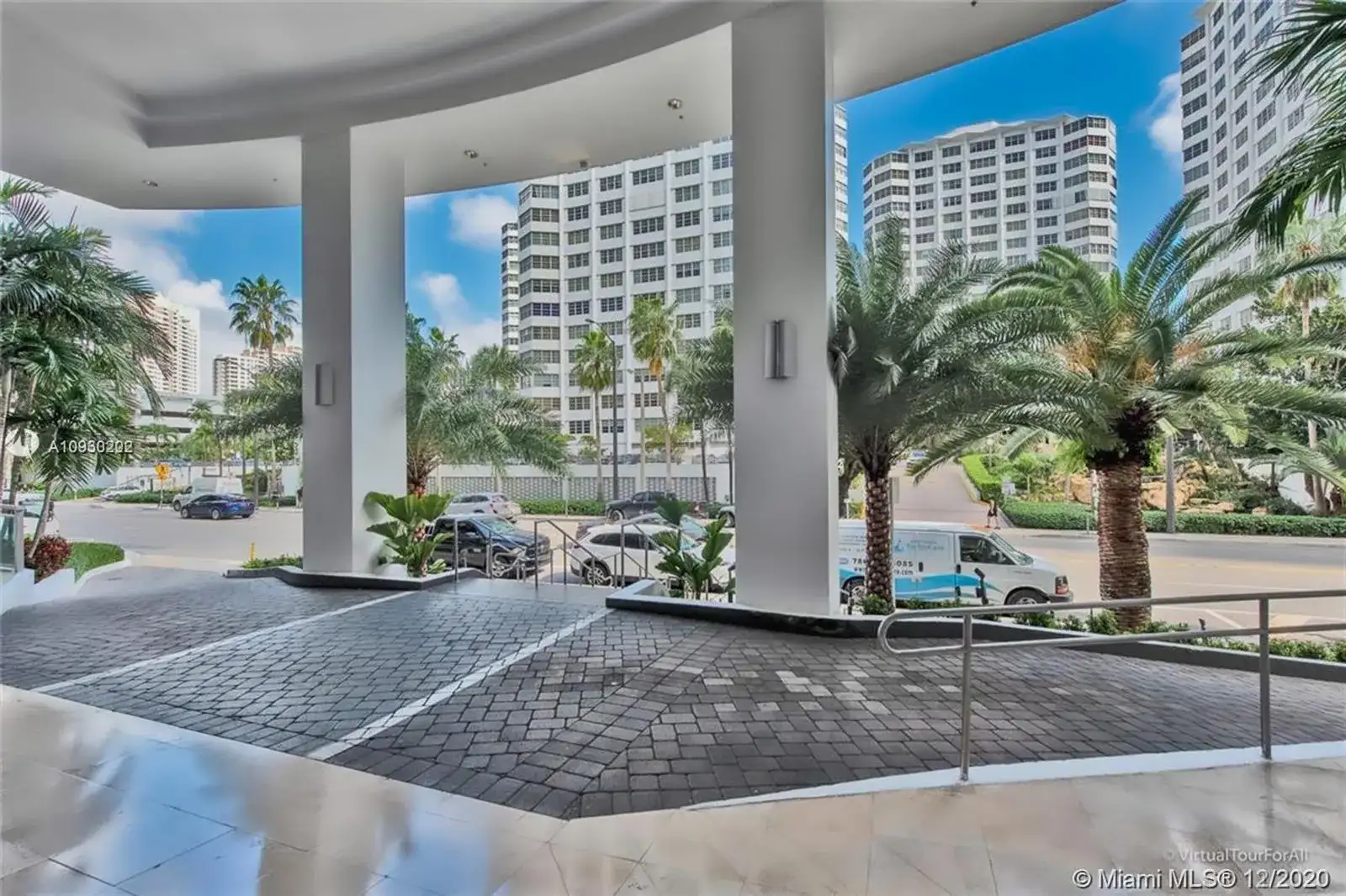 950 Brickell Bay Dr # 1102, Miami FL 33131 photo 2