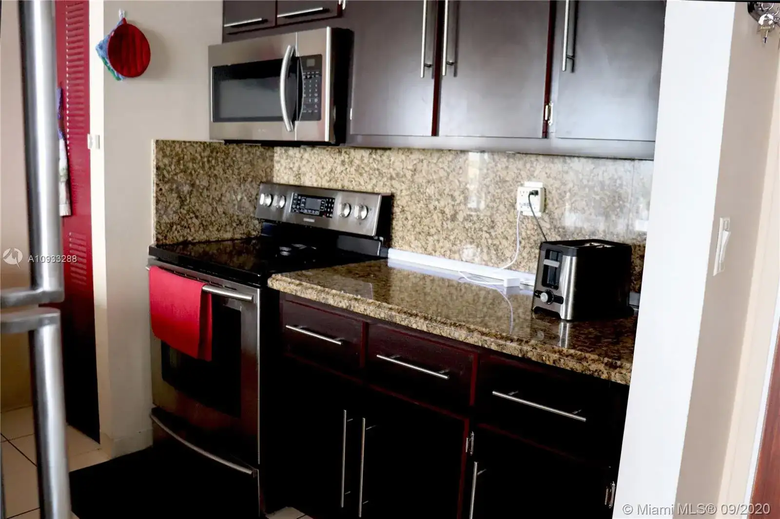 7601 E Treasure Dr # 1017, North Bay Village FL 33141 photo 3