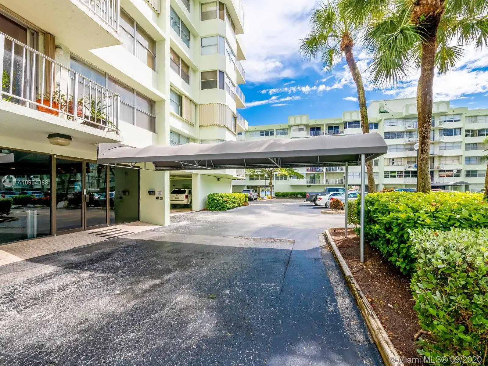 16546 NE 26th Ave # 3J, North Miami Beach FL 33160 photo 2