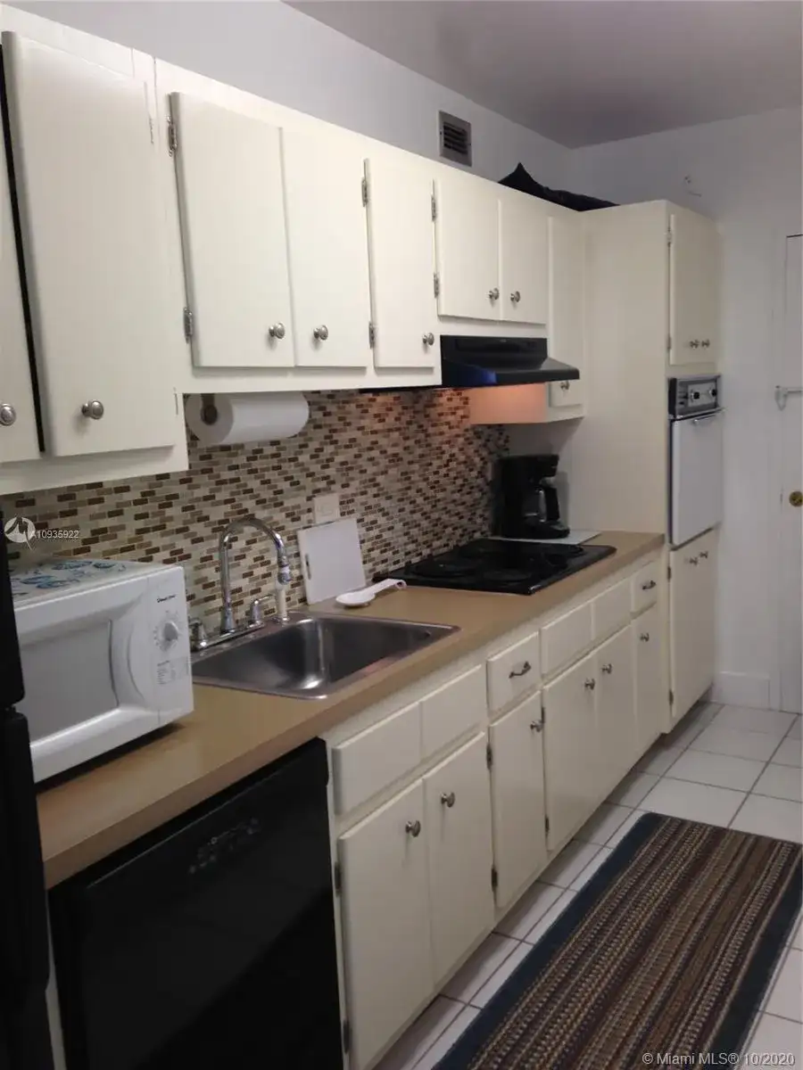 100 Lincoln Rd # 1104, Miami Beach FL 33139 photo 4