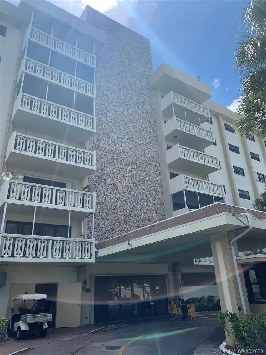 800 NE 195th St # 215, Miami FL 33179 photo 4