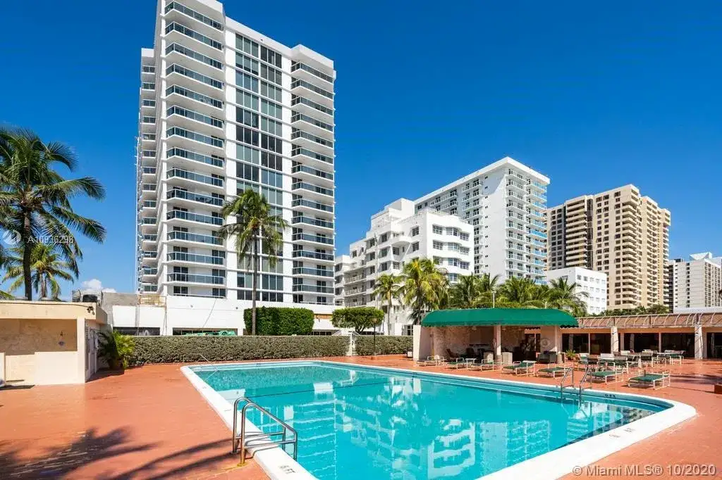 2 bedroom 2 bath Residential for sale at 2401 Collins Ave # 606, Miami Beach FL 33140