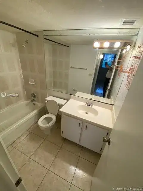 801 NW 47th Ave # 410W, Miami FL 33126 photo 3