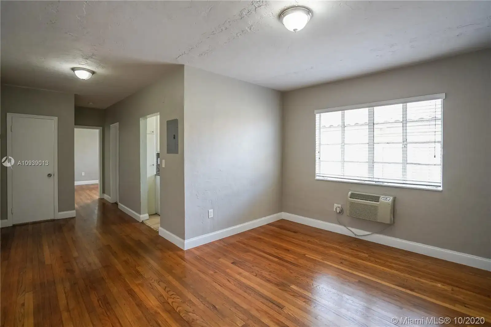 7510 Byron Ave # 8, Miami Beach FL 33141 photo 2