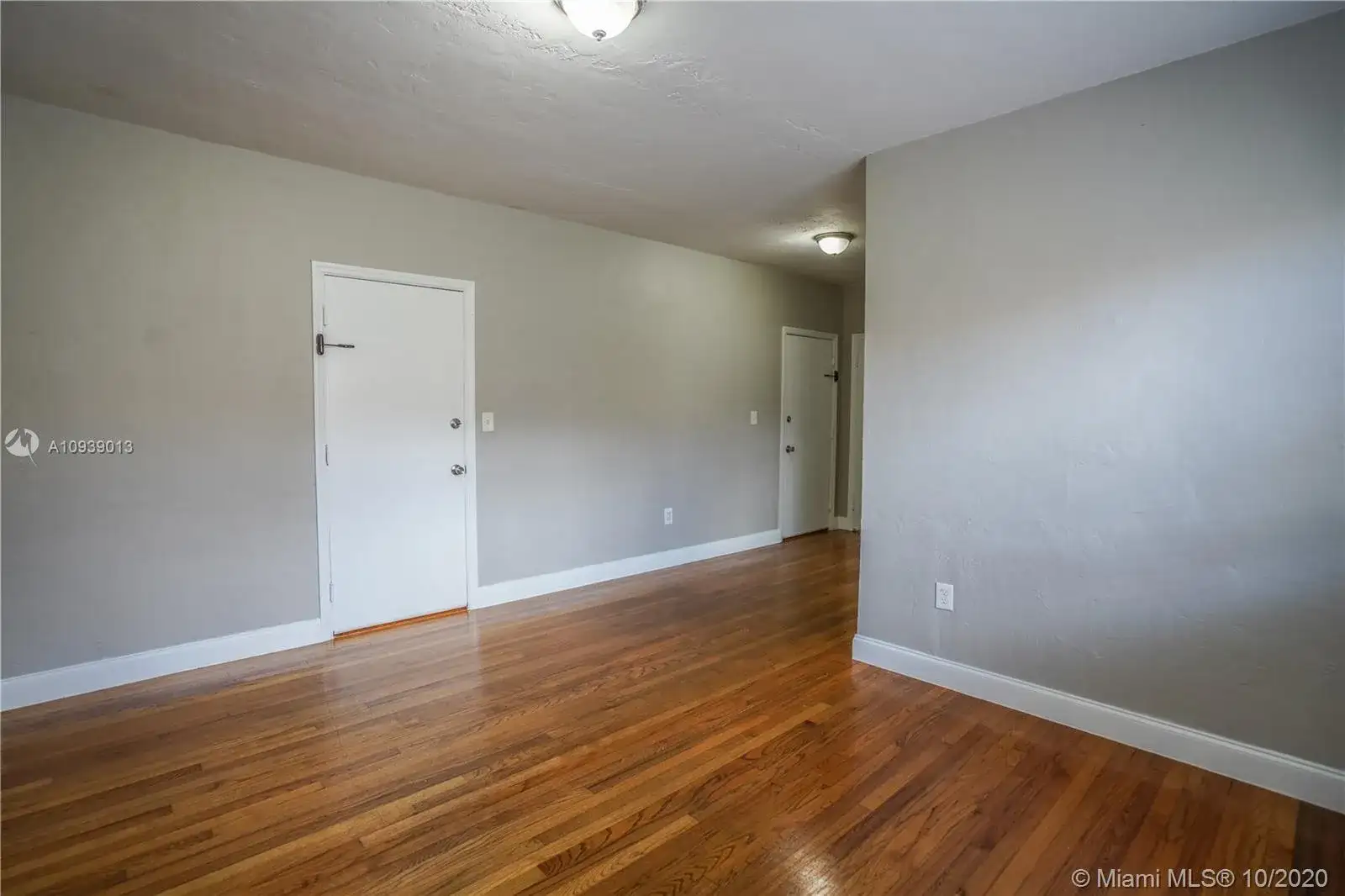 7510 Byron Ave # 8, Miami Beach FL 33141 photo 3
