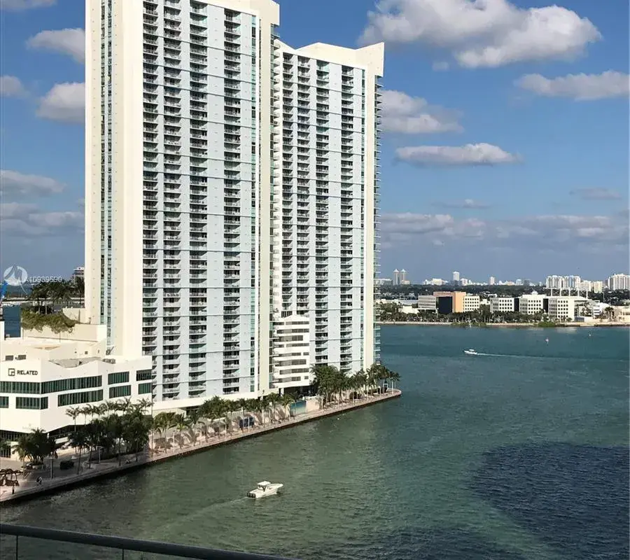 335 S Biscayne Blvd # 3610, Miami FL 33131