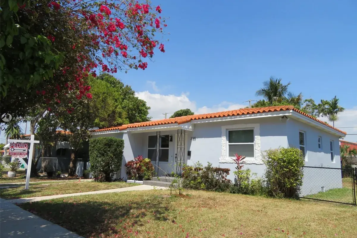 2185 SW 26th St, Miami FL 33133