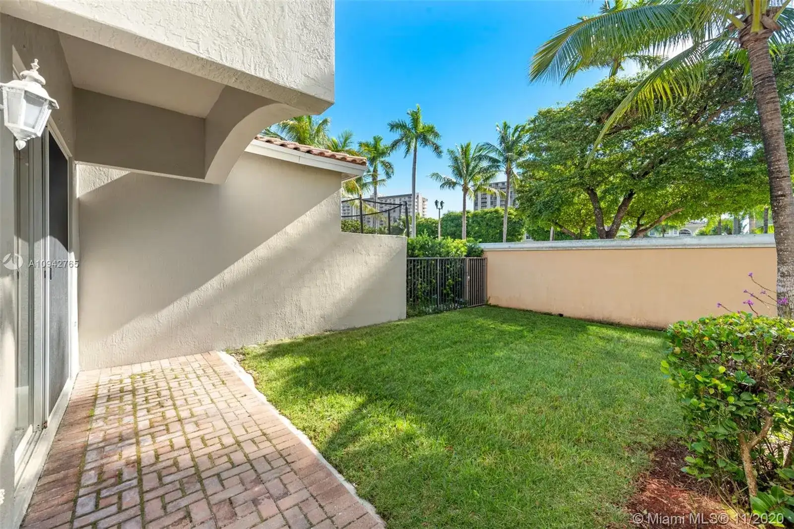834 E Spinnaker Dr E, Hollywood FL 33019 photo 5