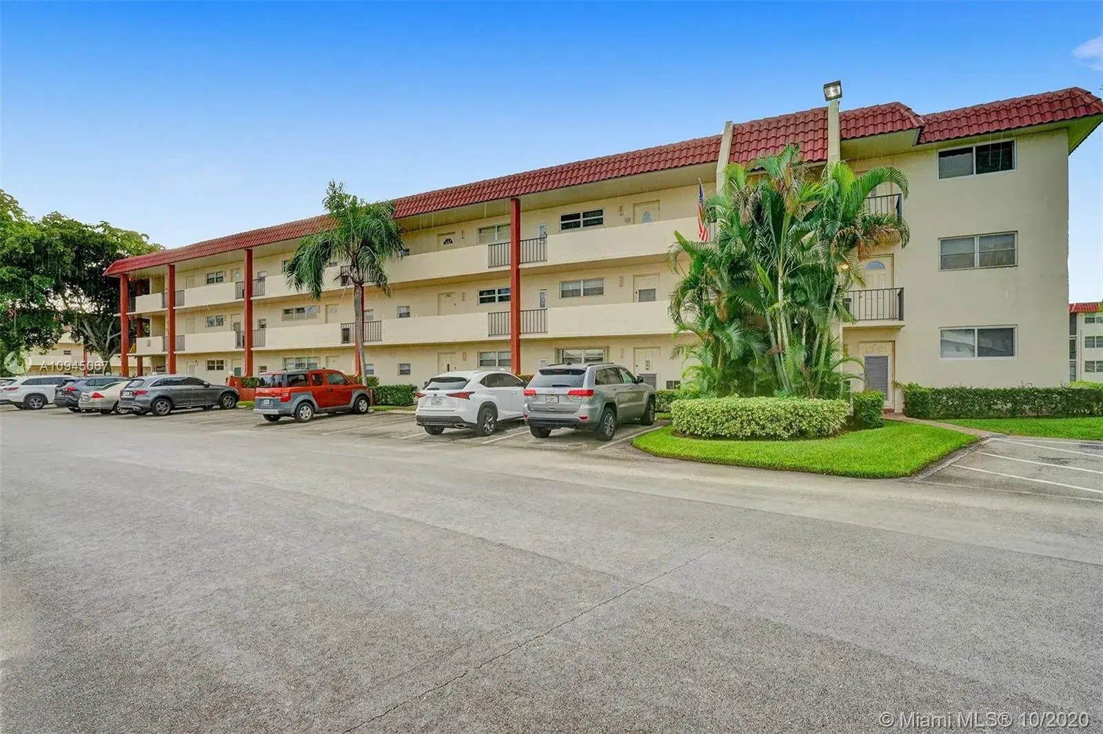 9420 S Hollybrook Lake Dr # 206, Pembroke Pines FL 33025