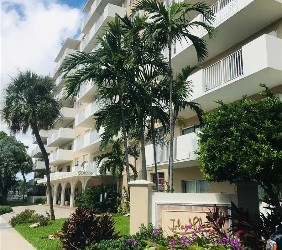 1455 N Treasure Dr # 3H, North Bay Village FL 33141