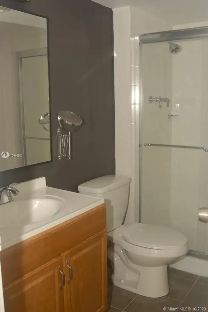 16851 NE 23rd Ave # 614, North Miami Beach FL 33160 photo 2