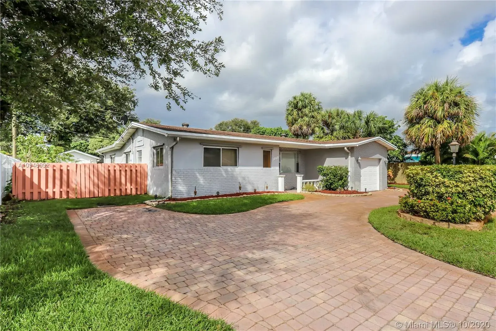 1840 N 56th Ave, Hollywood FL 33021