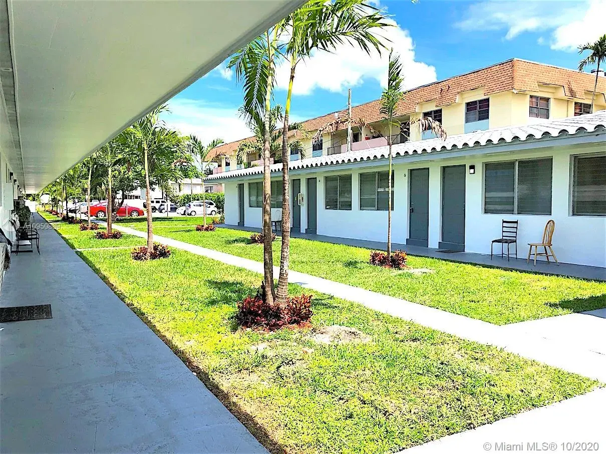 9050 NE 8th Ave # 14, Miami Shores FL 33138