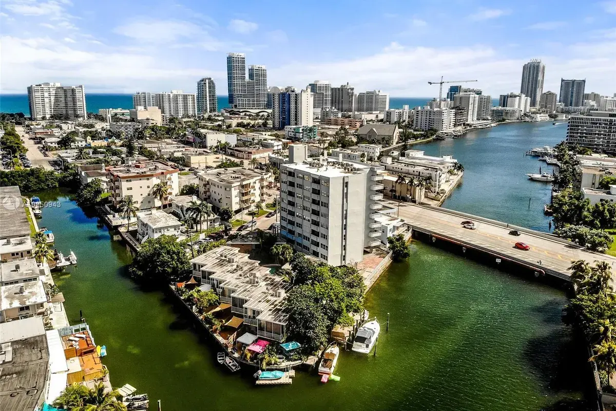 7118 Bonita Dr # 405, Miami Beach FL 33141