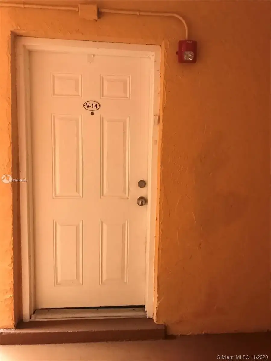9437 SW 76th St # V14, Miami FL 33173 photo 3