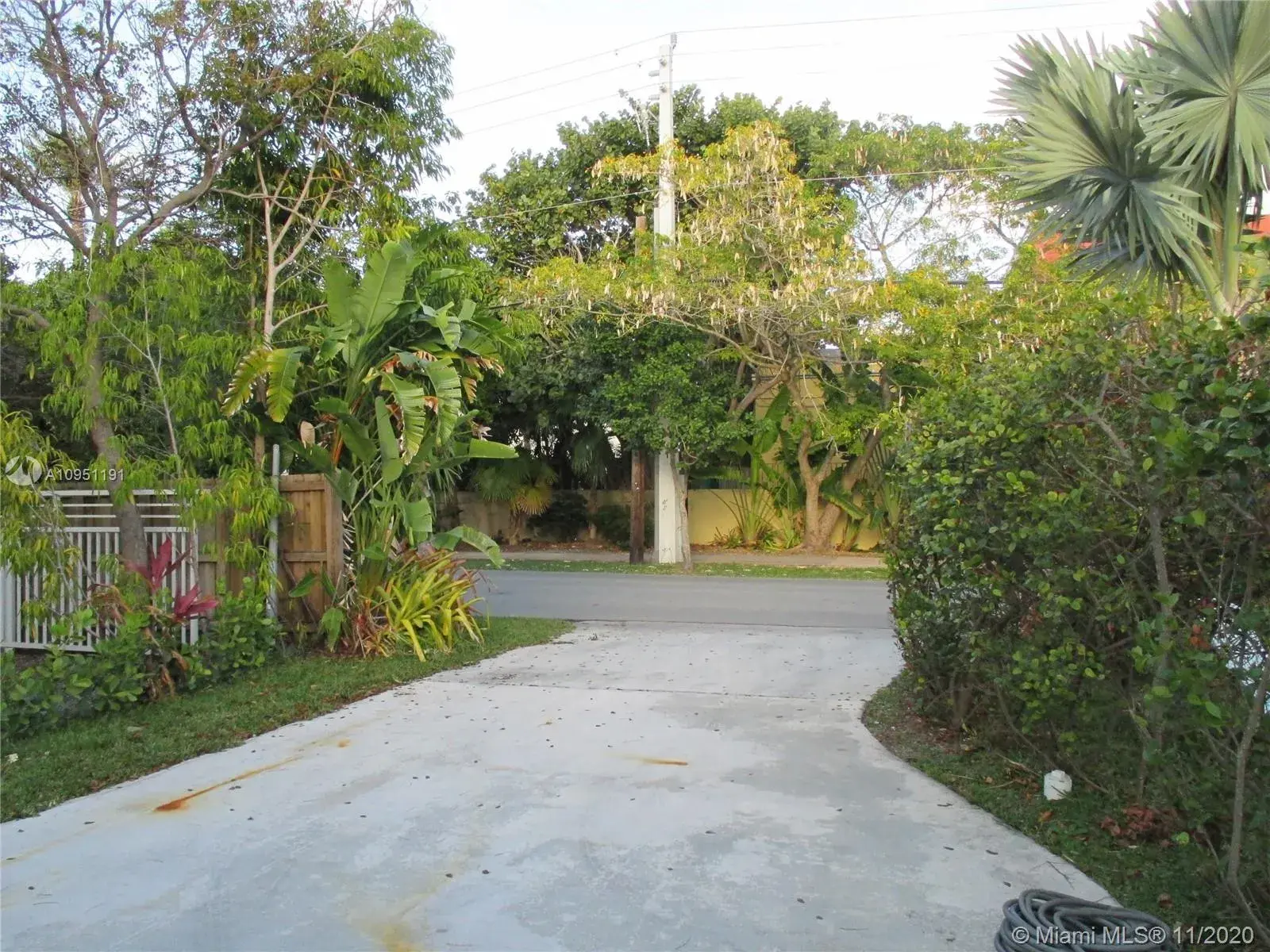 250 Fernwood Rd, Key Biscayne FL 33149