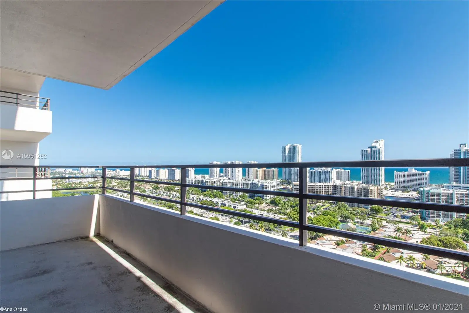 2500 Parkview Dr # 2203, Hallandale Beach FL 33009