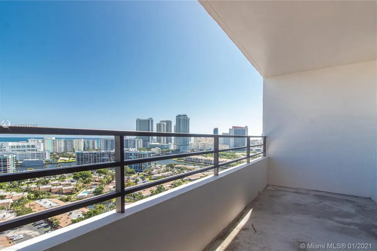 2500 Parkview Dr # 2203, Hallandale Beach FL 33009