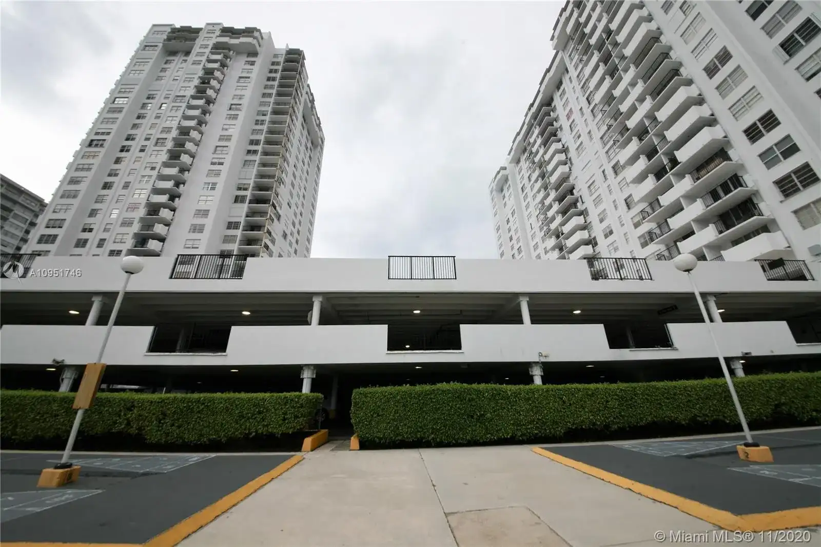 2750 NE 183rd St # 2304, Aventura FL 33160 photo 2
