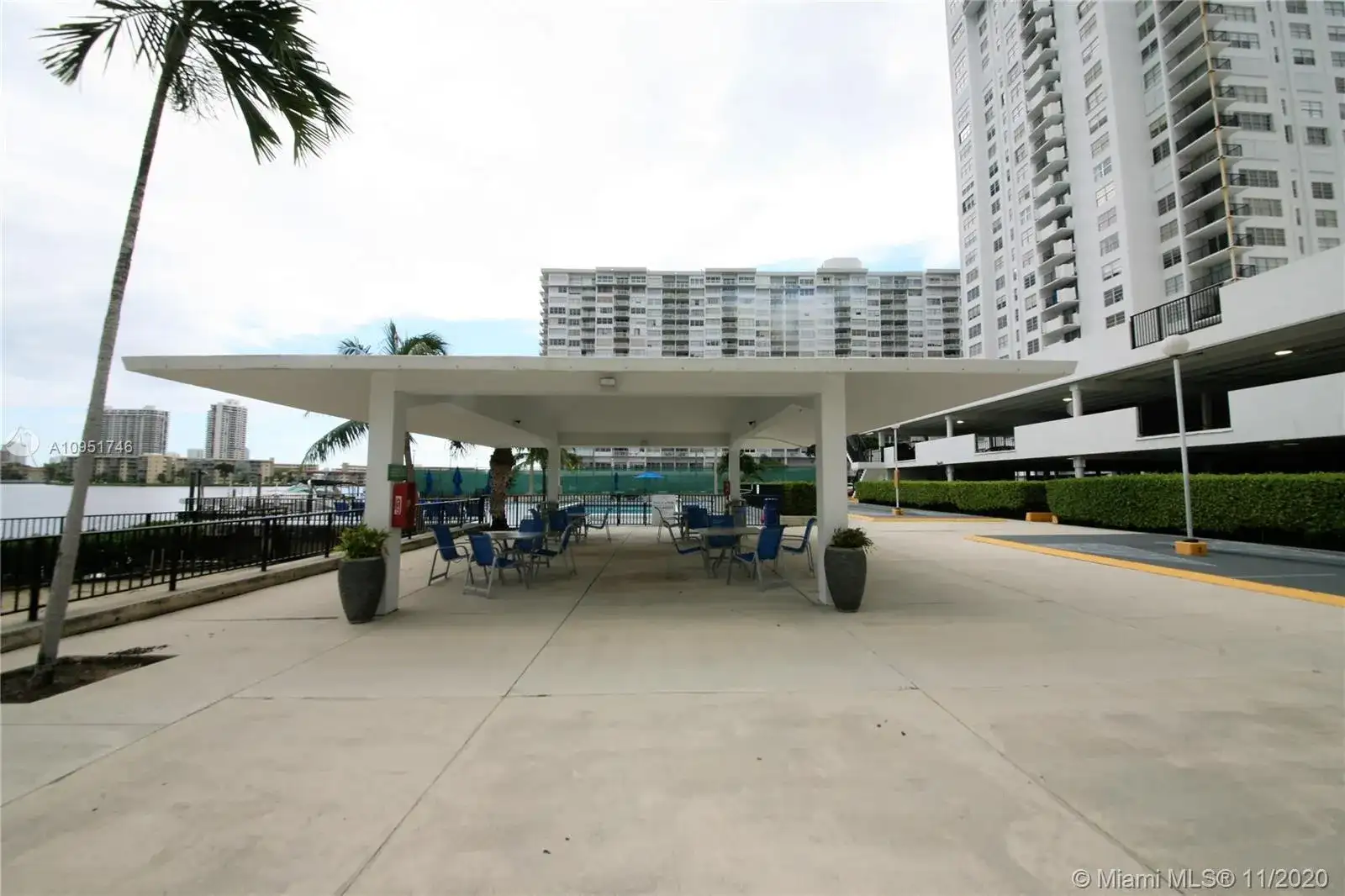 2750 NE 183rd St # 2304, Aventura FL 33160 photo 4