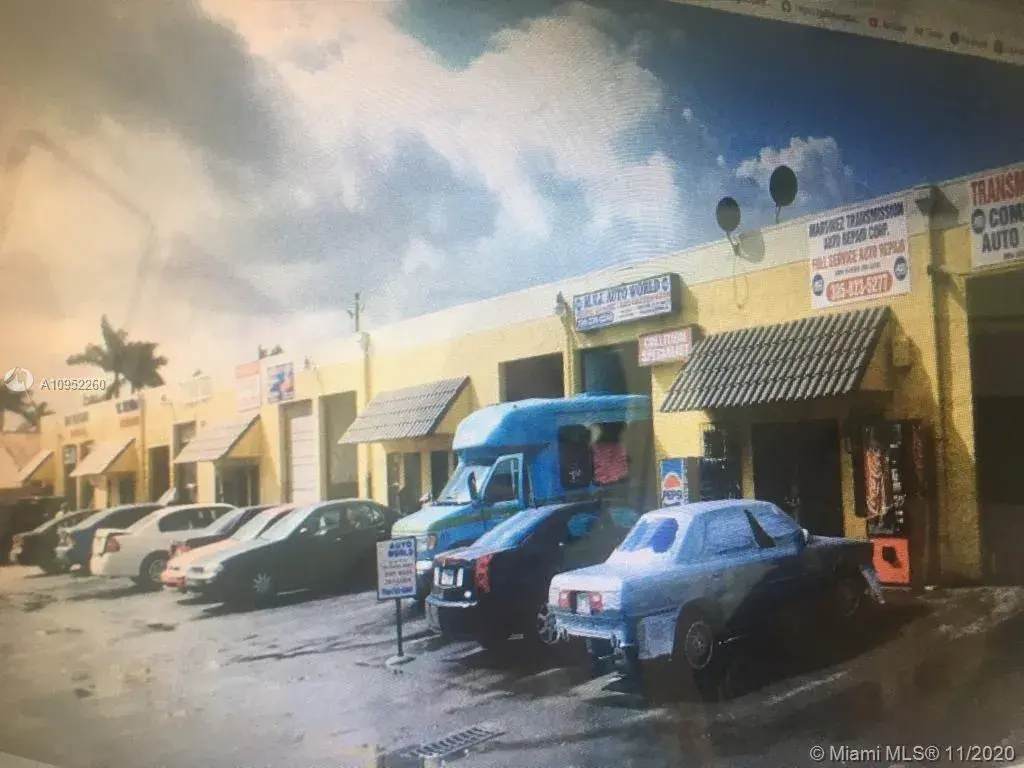 11750 NW 87th Pl, Hialeah Gardens FL 33018