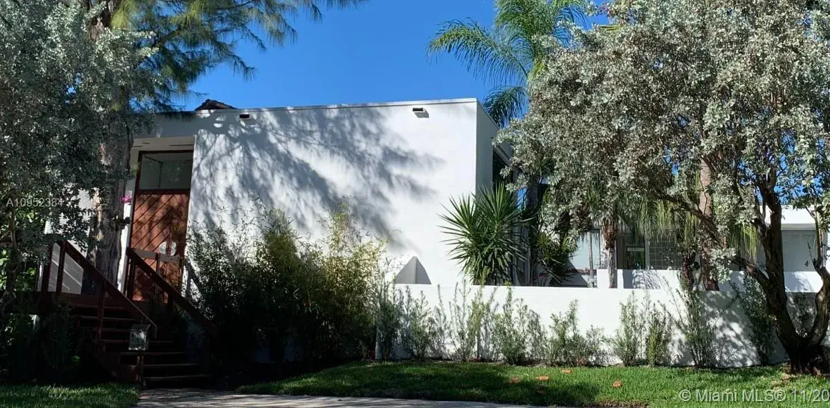 615 Harbor Cir, Key Biscayne FL 33149