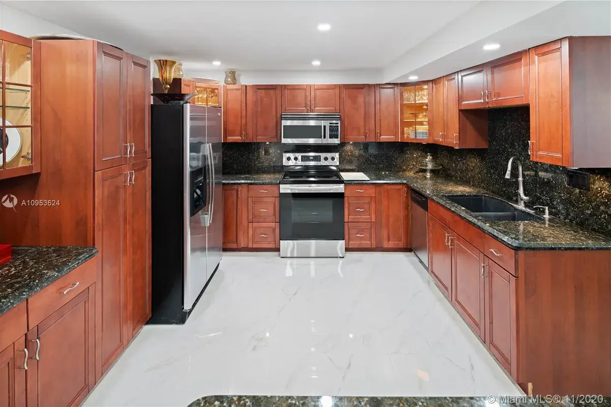 500 Three Islands Blvd # 206, Hallandale Beach FL 33009