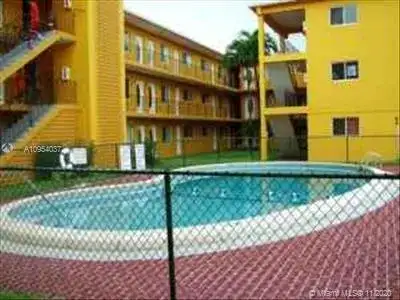 2330 NW 11th St # 24, Miami FL 33125 photo 2