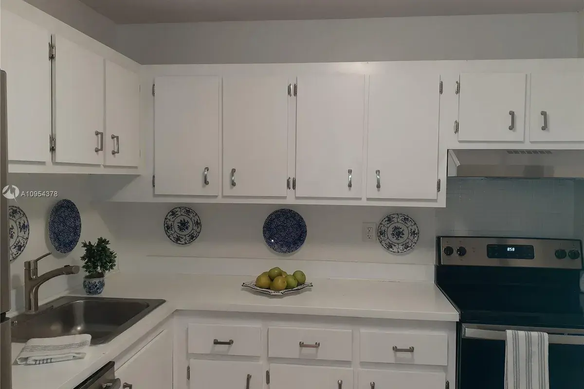 7705 Camino Real # 101, Miami FL 33143