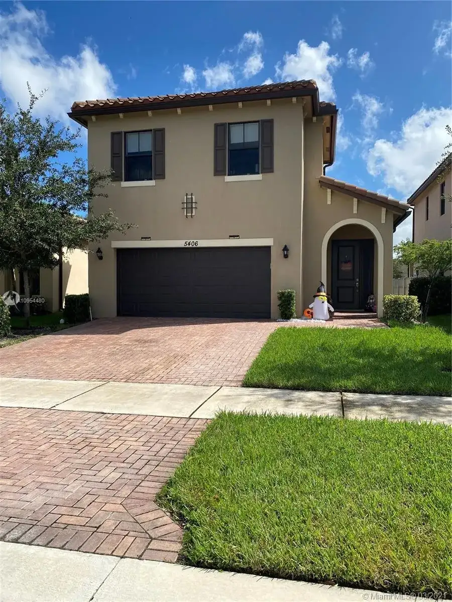 5406 NW 48th Ln, Tamarac FL 33319 photo 2