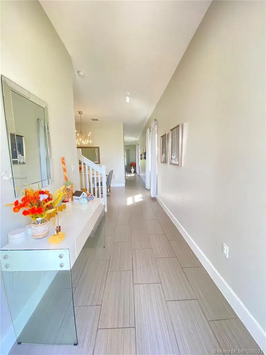 5406 NW 48th Ln, Tamarac FL 33319 photo 4