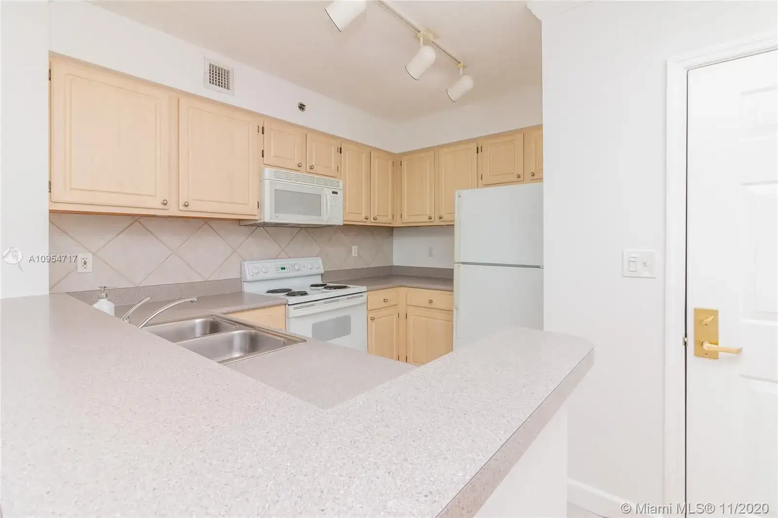2665 SW 37th Ave # 1406, Miami FL 33133 photo 2