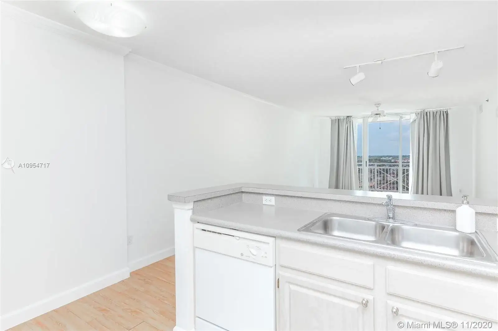 2665 SW 37th Ave # 1406, Miami FL 33133 photo 3