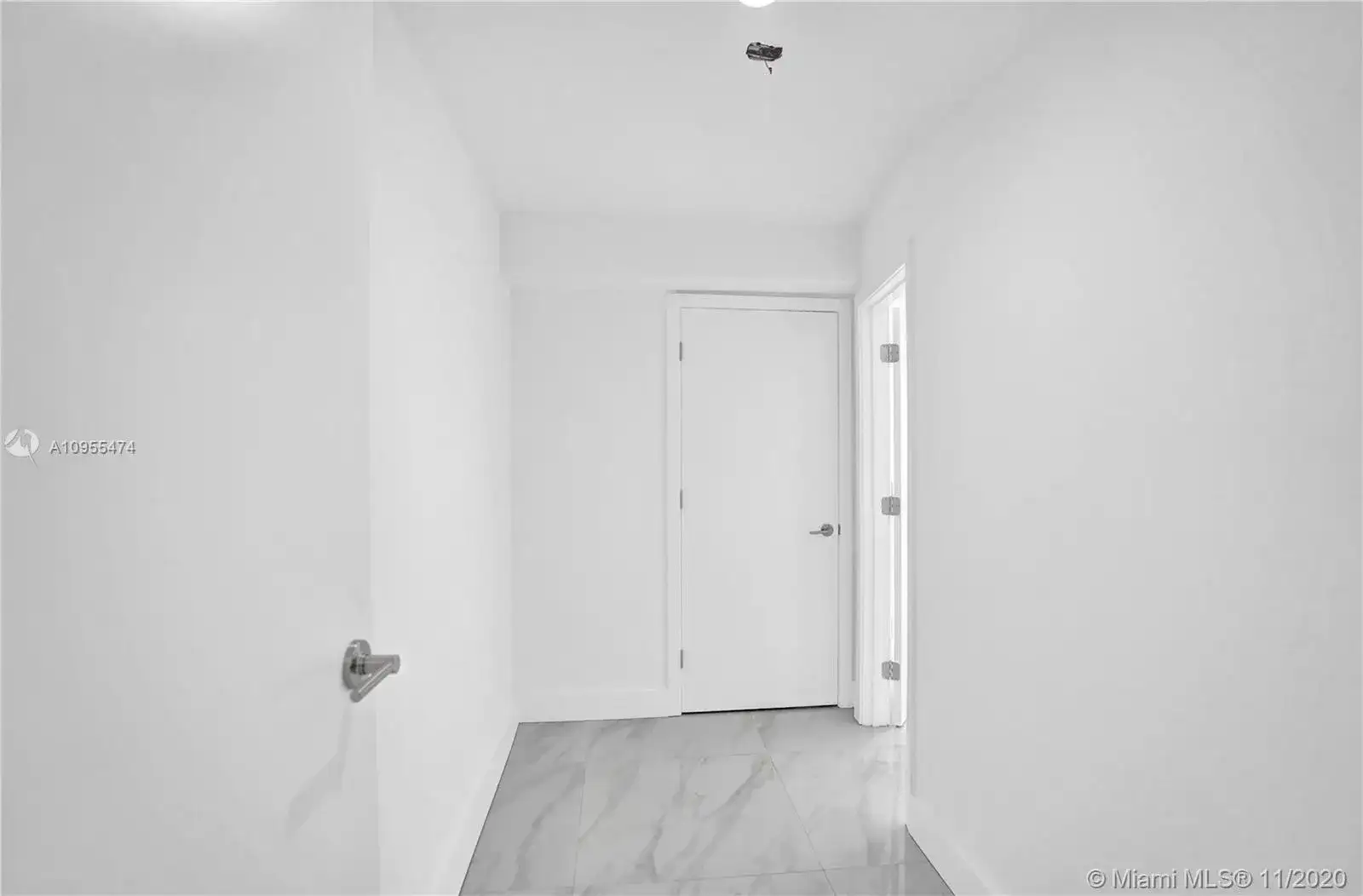 19900 NE 21st Ave, Miami FL 33179 photo 5