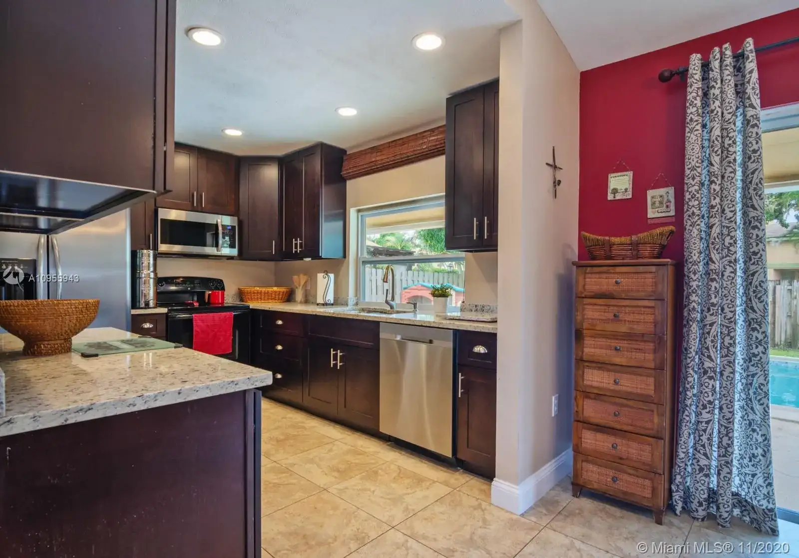 9321 NW 14th St, Pembroke Pines FL 33024 photo 5