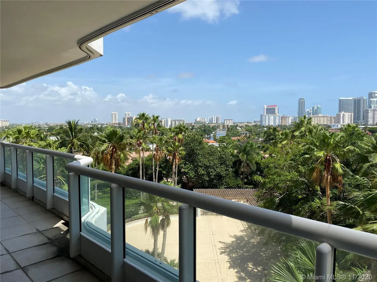 21205 Yacht Club Dr # 810, Aventura FL 33180