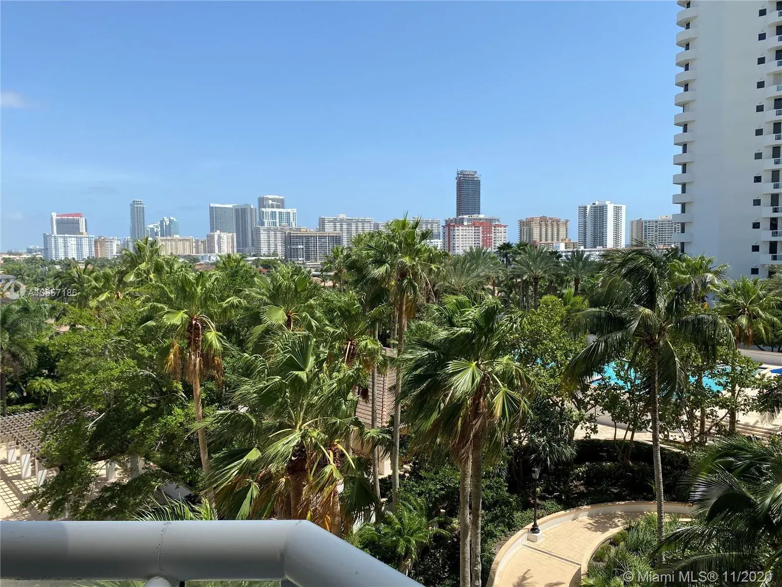 21205 Yacht Club Dr # 810, Aventura FL 33180
