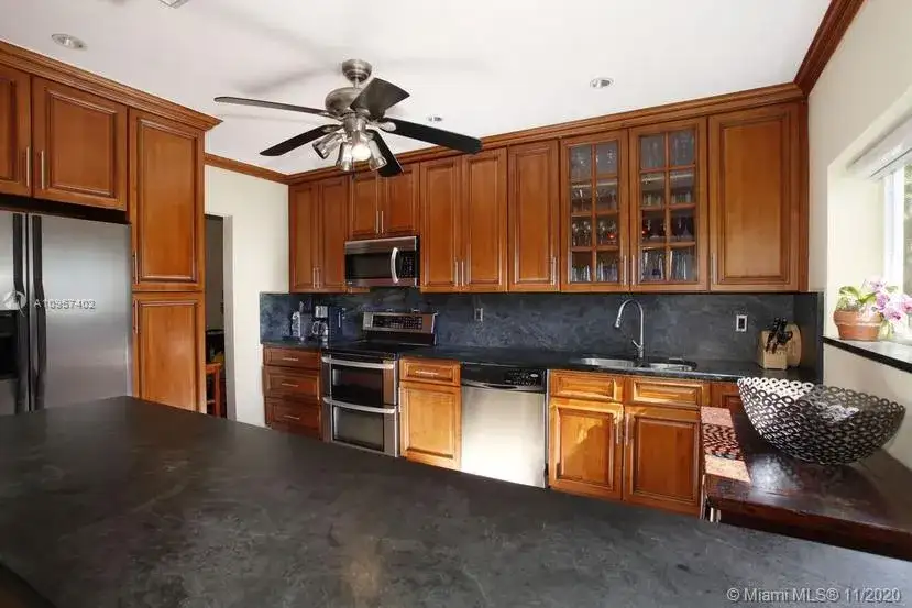 8000 SW 62 Ct, Miami FL 33143 photo 5